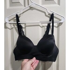 Soma Enbliss Luxe Wireless Bra Size 38B Molded Cups Black Lace Straps